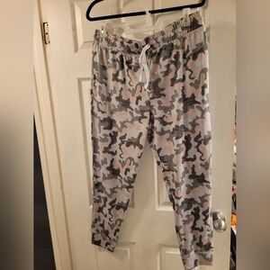 Super Soft Camouflage Print Jogger Pants Jaclyn Intimates Size XL